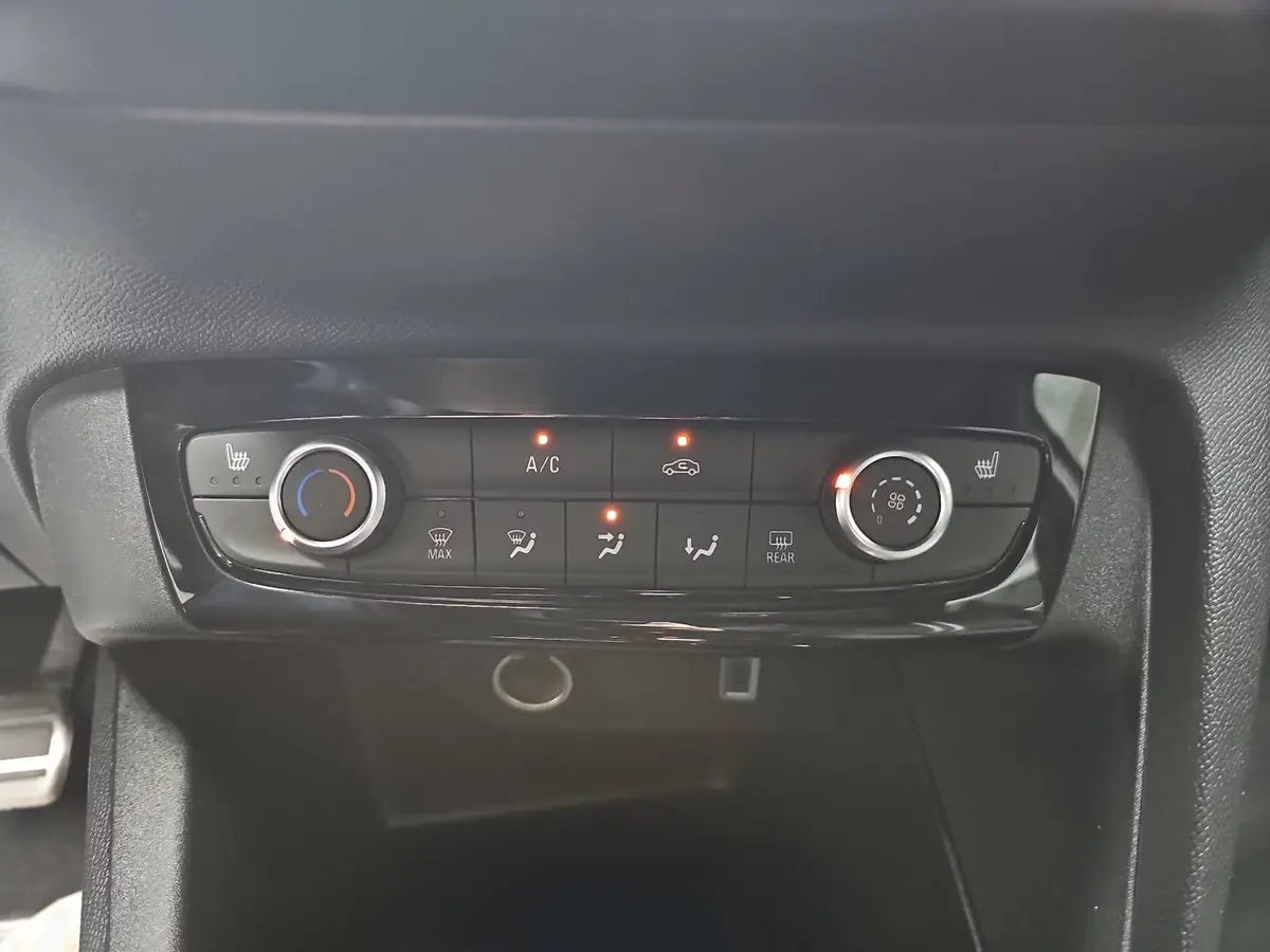 OPEL CORSA 1.2 TURBO AUTO. GS LED KLIMA SICHT WINTER DAB KAME