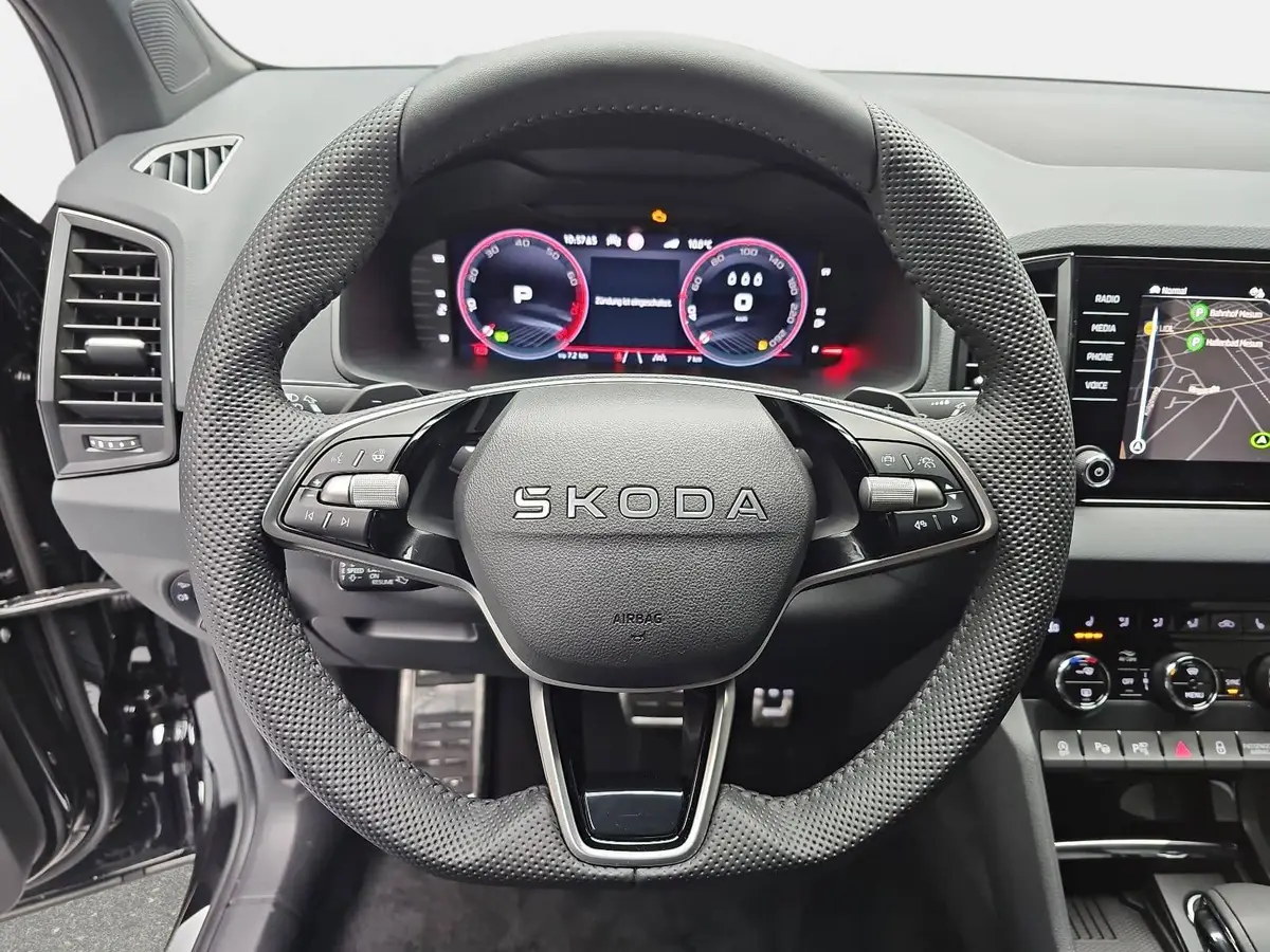 SKODA KAROQ 1.5 TSI DSG SPORTLINE NAVI LED-MATRIX PANO CANTON 