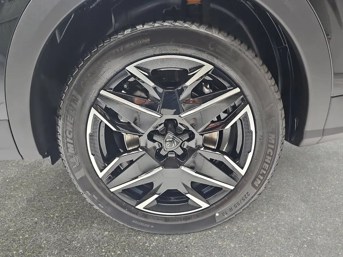 PEUGEOT 5008 1.2 HYBRID 145 E-DSC6 GT KLIMA LED 7-S DAB 360° AH