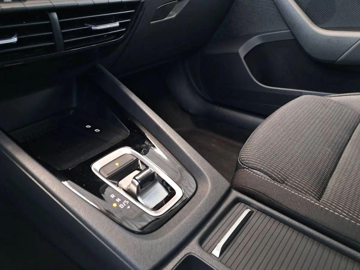 SKODA OCTAVIA COMBI 2.0 TDI DSG SELECTION AHK LM