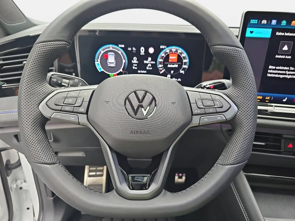 VW TIGUAN 2.0 TDI DSG R-LINE NAVI LED PANO