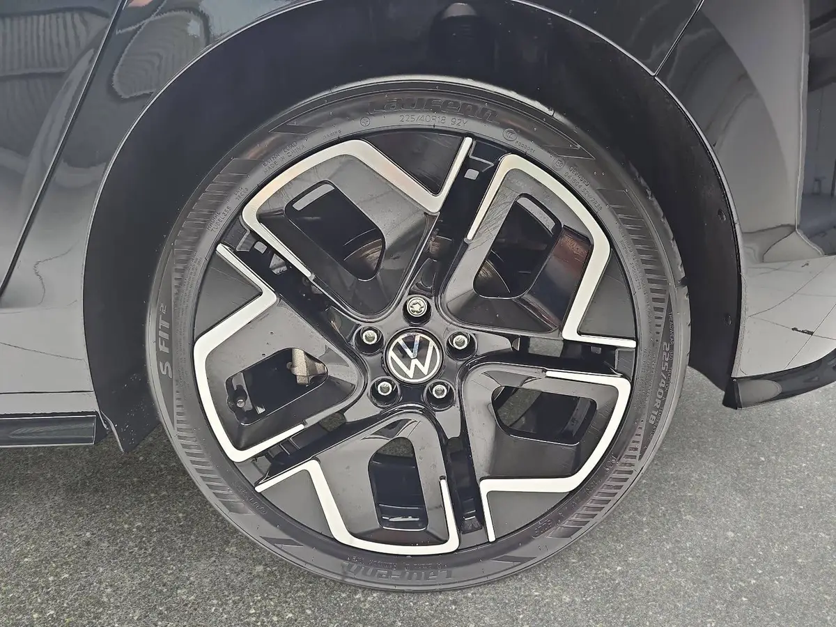 VW GOLF 1.5 ETSI DSG VIII R-LINE NAVI MATRIX-LED