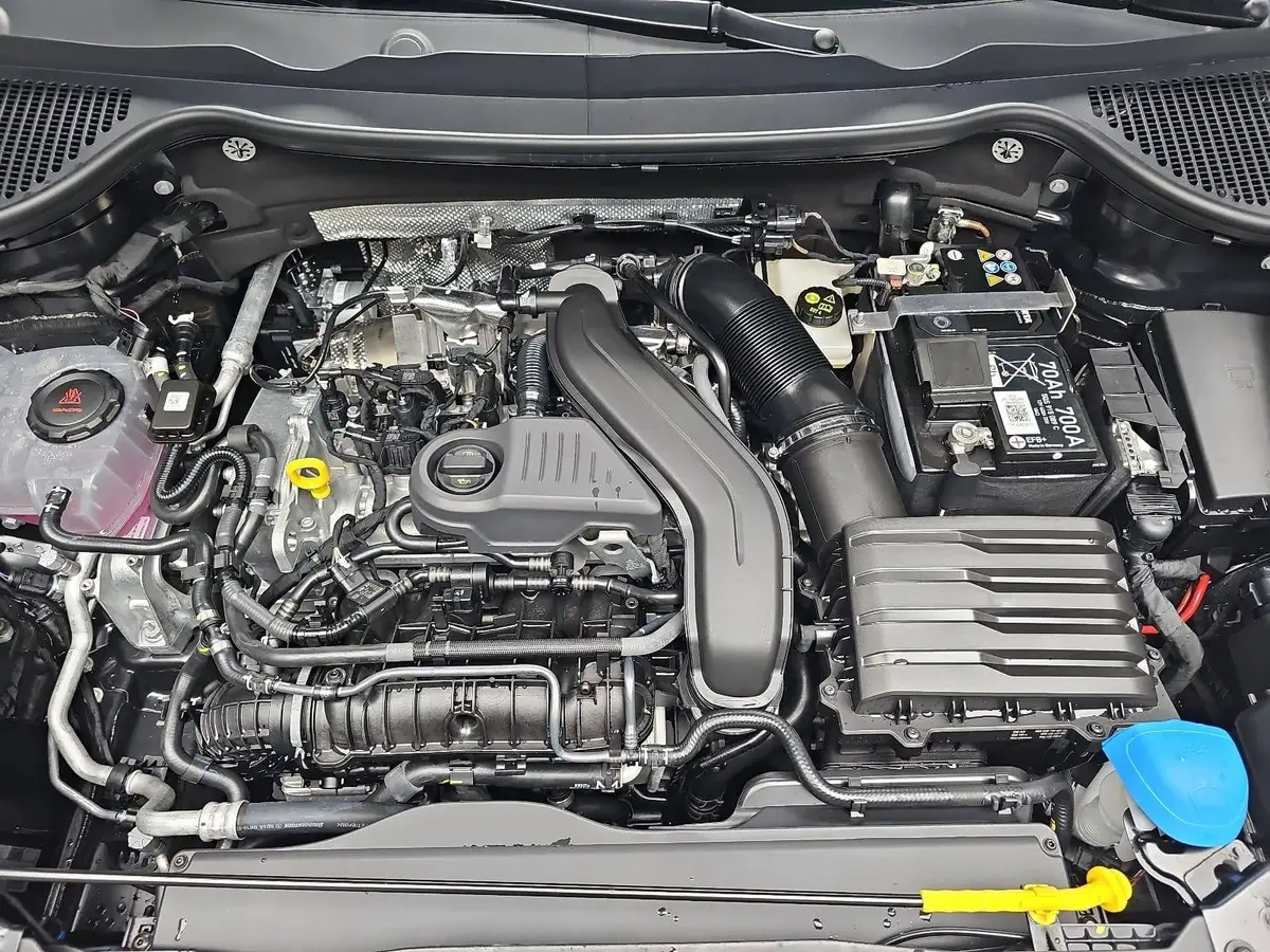 SKODA KAROQ 1.5 TSI DSG SPORTLINE NAVI LED PANO