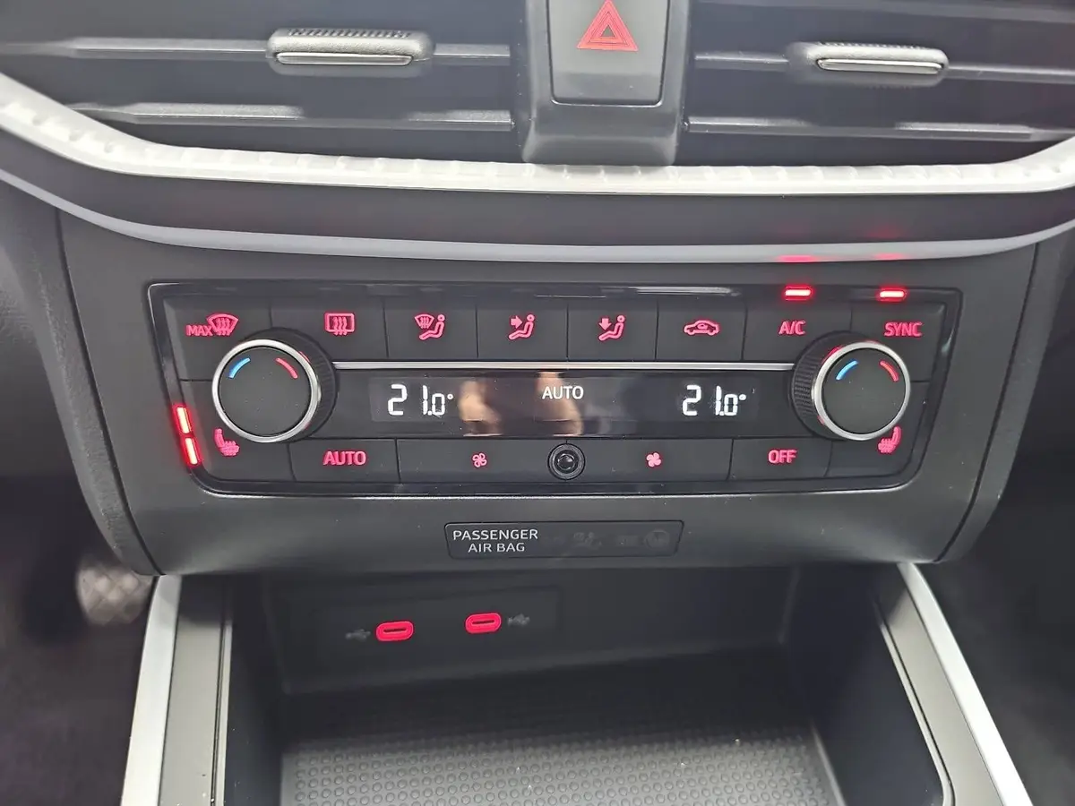 SEAT ARONA 1.0 TSI STYLE LED GRA P-ASSIST LM16