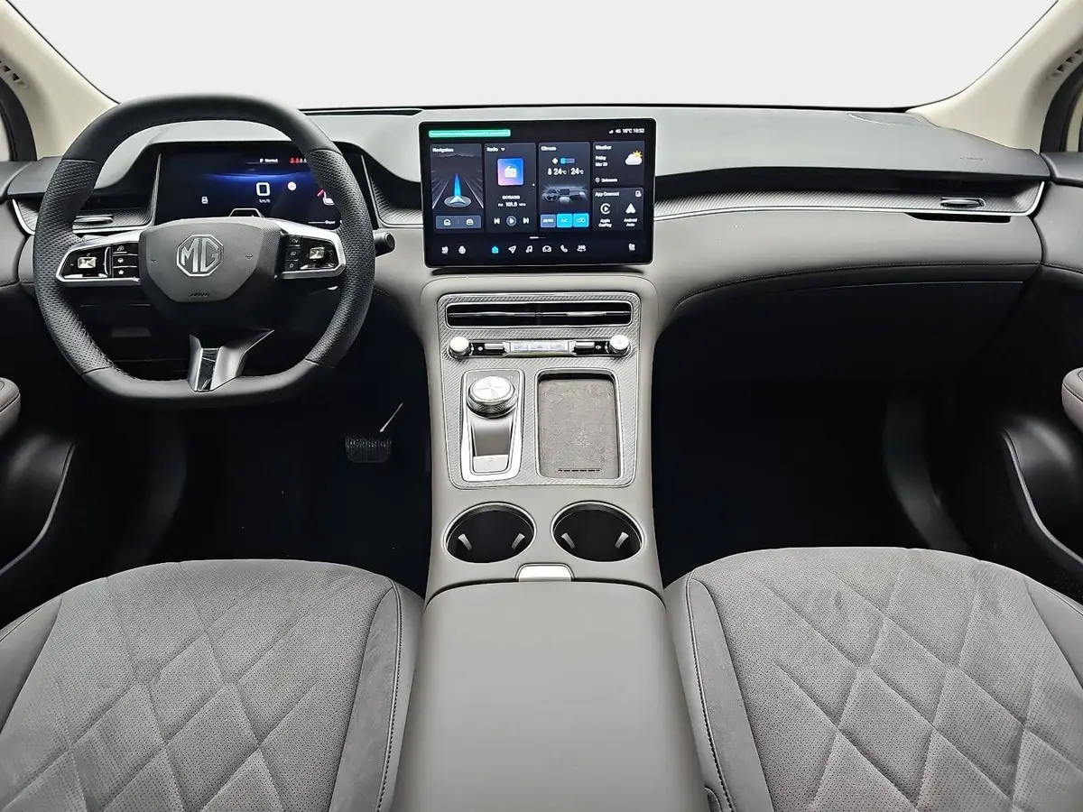 MG ANDERE FÖRDERFÄHIG EV 77 KWH LUXURY PANORAMA LEDER 20-ZOLL