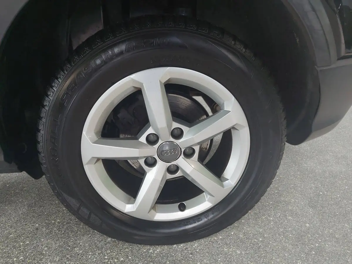 AUDI Q2 1.5 TFSI 35 GANZJAHRESREIFEN AHK