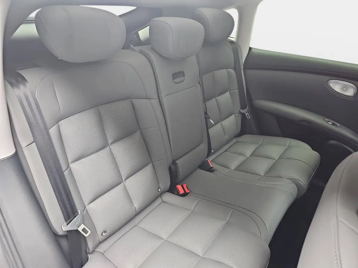 MG ANDERE EV 100 KWH MY26 PREMIUM AWD DRIVE PACK