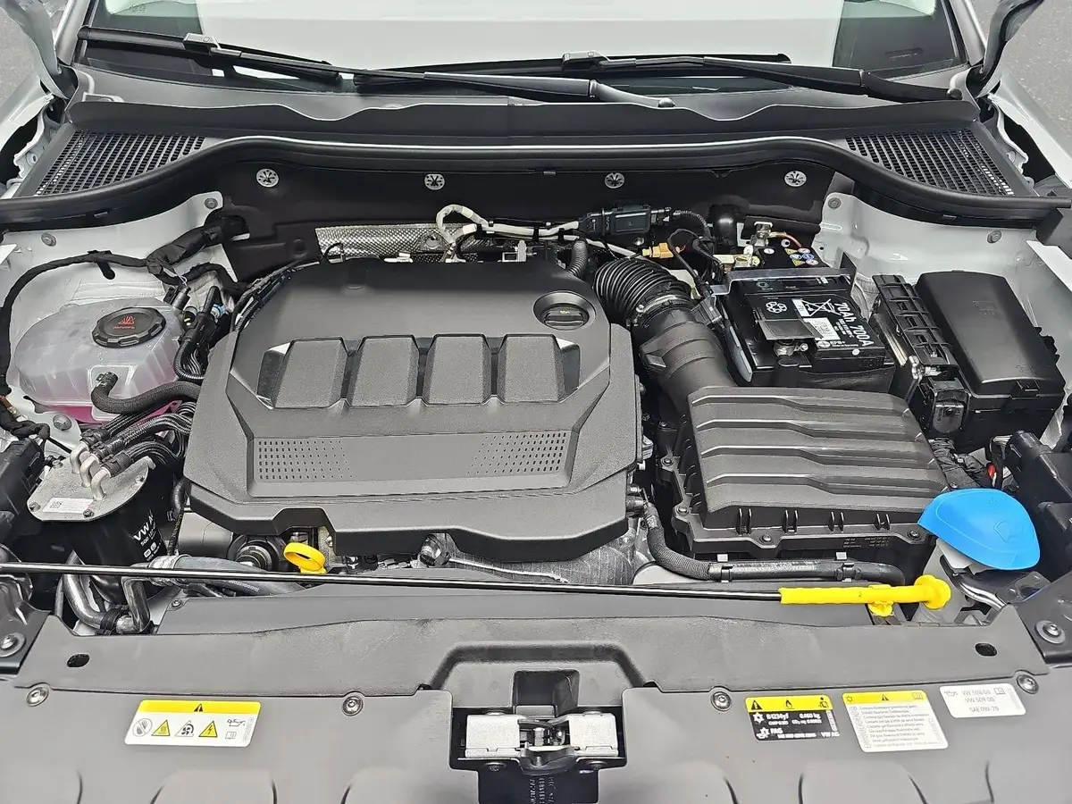 SKODA KAROQ 2.0 TDI DSG SELECTION LED AHK KAMERA