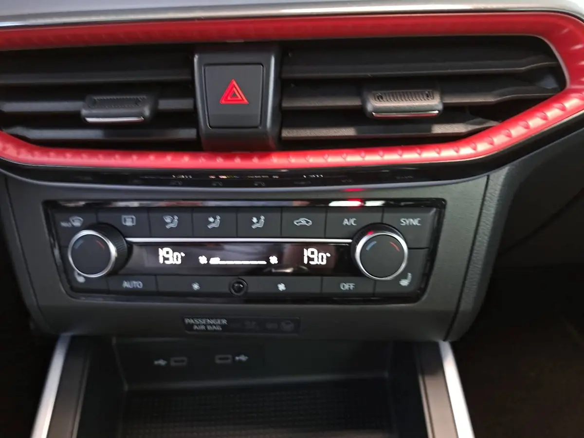 SEAT ARONA 1.0 TSI DSG FR LED ACC WINTER NAVI GJR