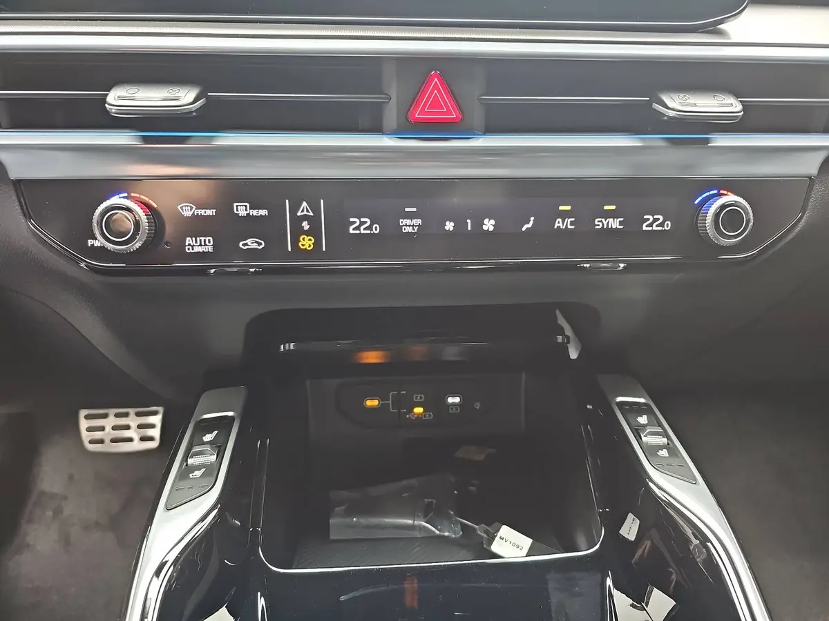 KIA SORENTO 1.6T PLUG-IN-HYBRID AWD AT6 PLATINUM LEDER NAPPA PREMIUM GLASDACH