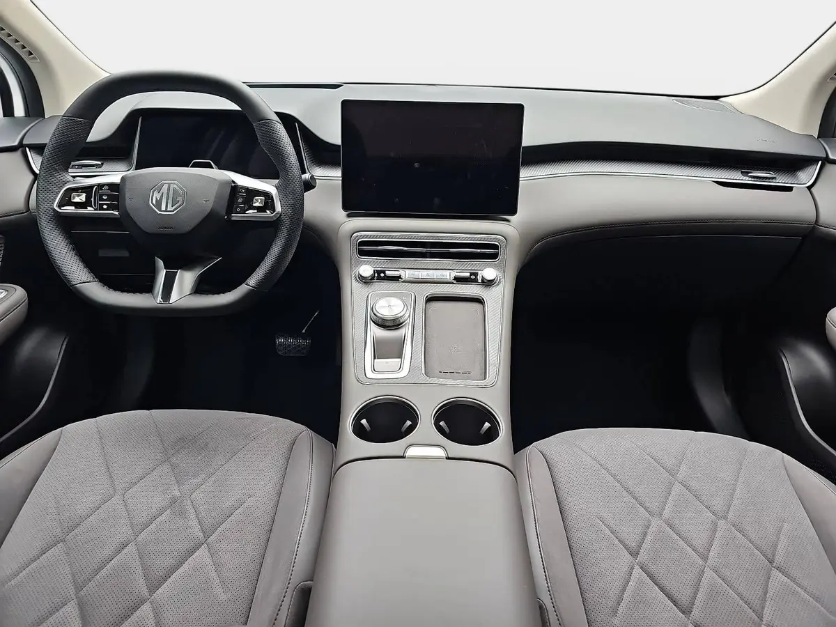 MG ANDERE EV 77 KWH LUXURY PANORAMA LEDER 20-ZOLL
