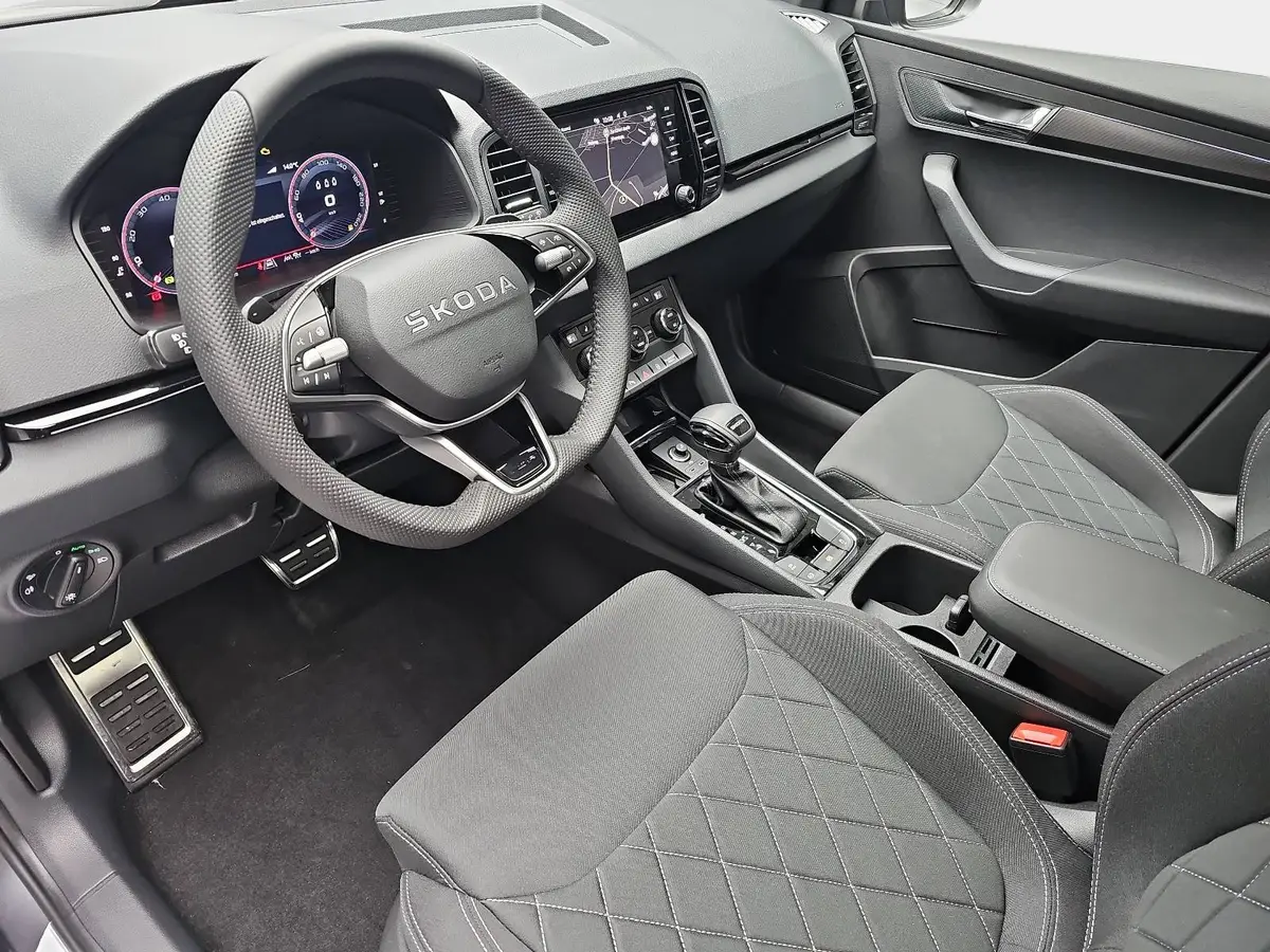 SKODA KAROQ 1.5 TSI DSG SPORTLINE NAVI LED PANO ACC WINTER KAM