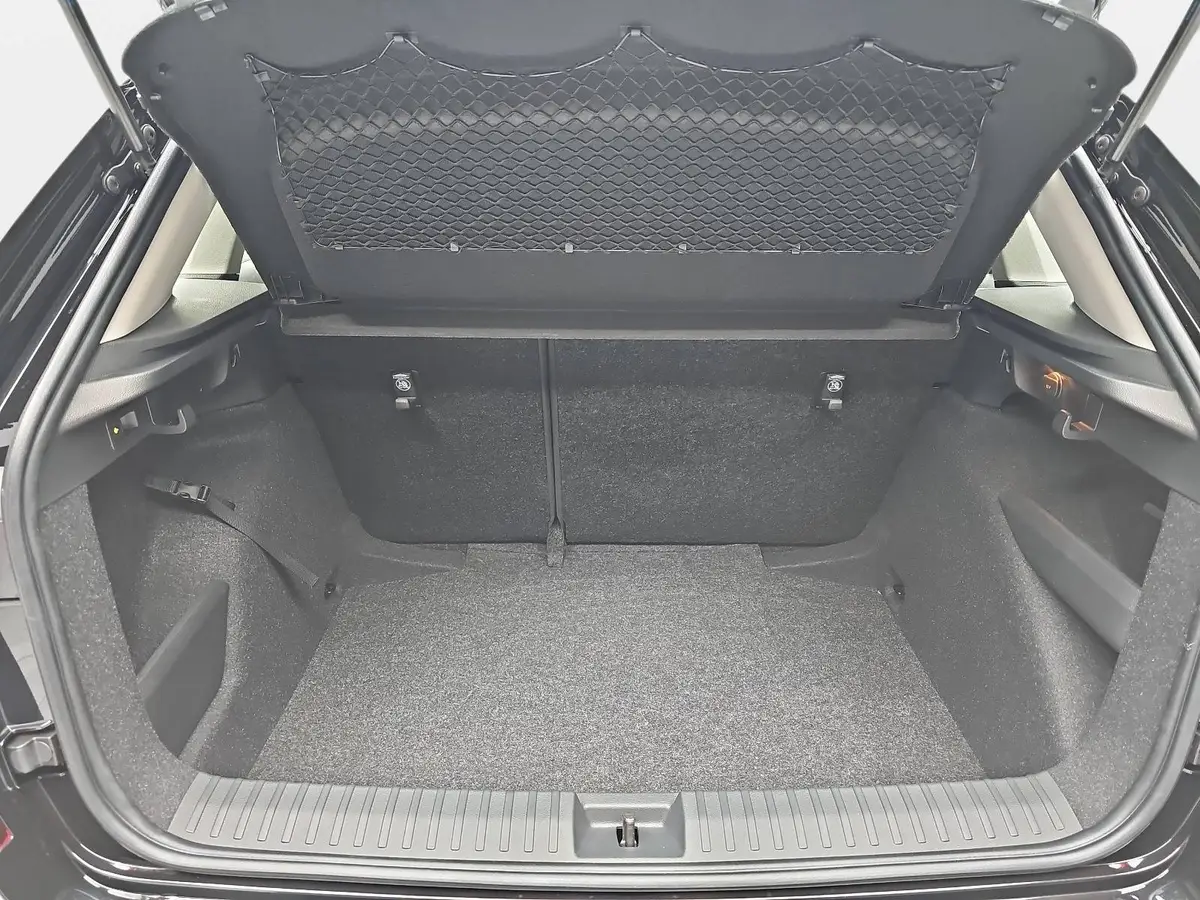 SKODA KAMIQ 1.0 TSI DSG 130 JAHRE LED KLIMAUTO WINTER SICHT KA