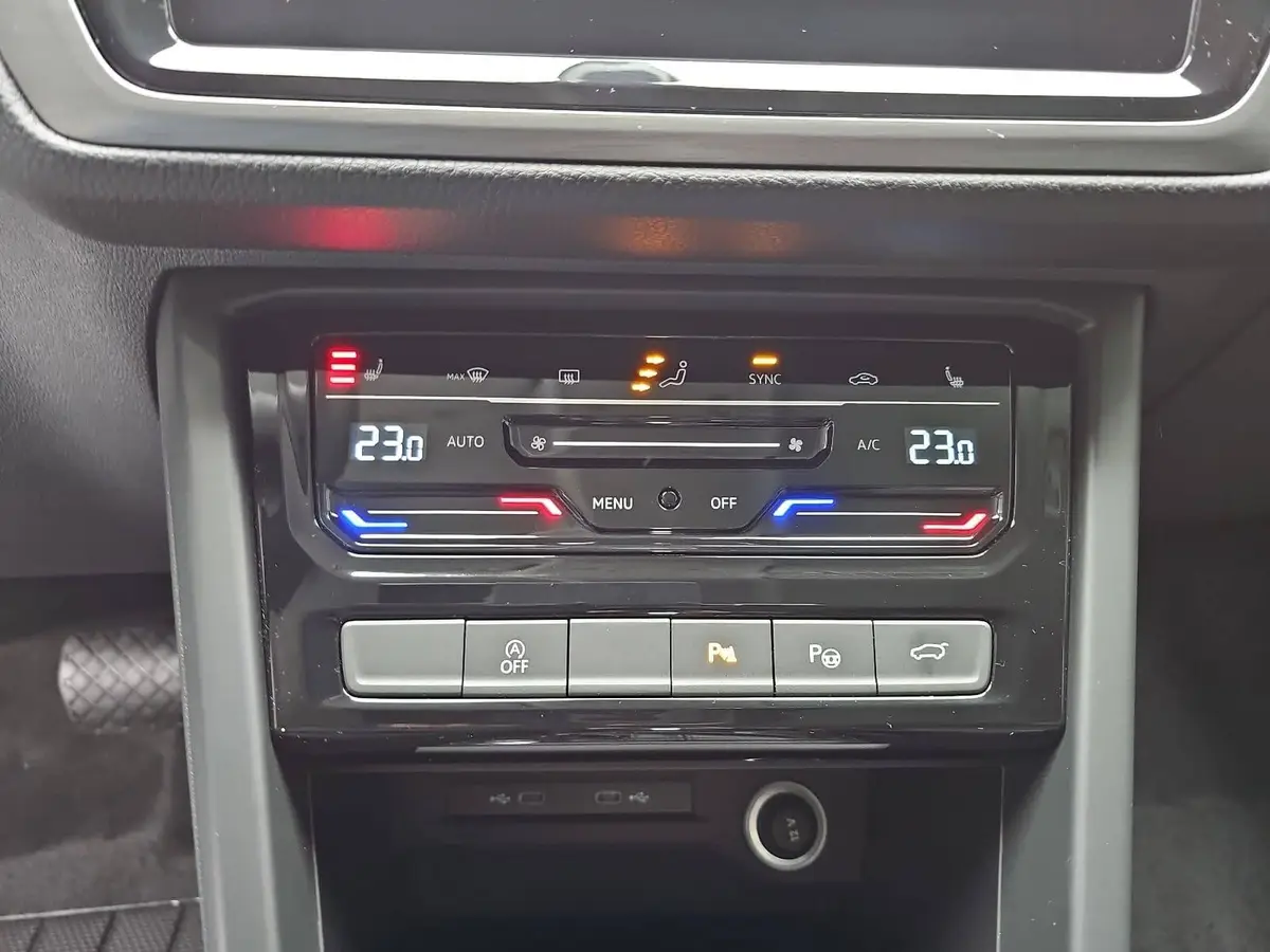 VW TOURAN 1.5 TSI DSG COMFORTLINE NAVI LED ACC SPUR WINTER 7