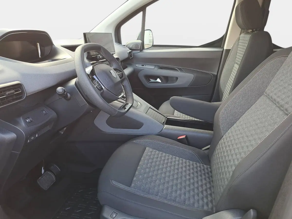 PEUGEOT RIFTER BLUEHDI 130 CV EAT8 GT L2 7-S NAVI LED AHK LM