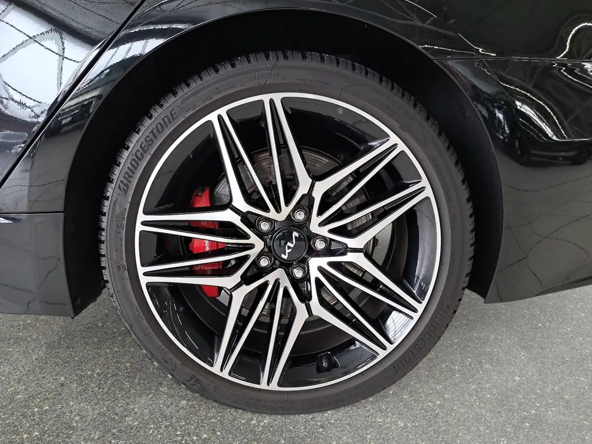 KIA STINGER 3.3 V6 T-GDI AUTO. 4WD GT NAVI LED LEDER WINTER KA