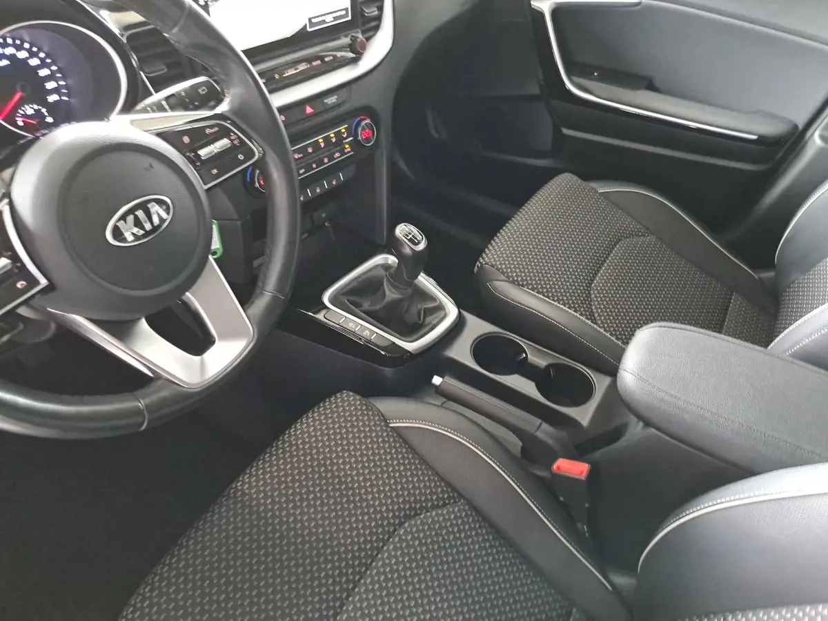 KIA XCEED 1.4 T-GDI JBL SOUND EDITION NAVI LED