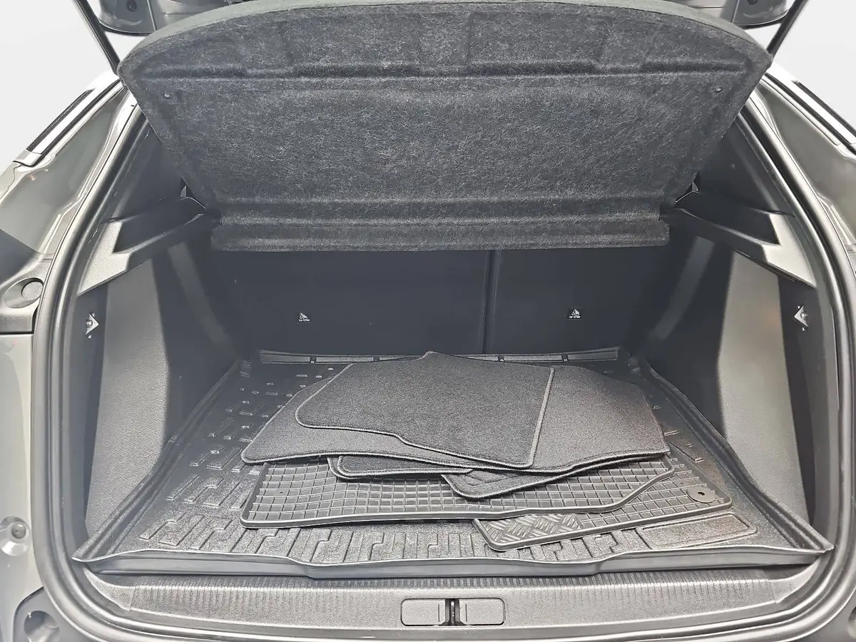 PEUGEOT 2008 1.2 PURETECH 100 ALLURE LED LM17