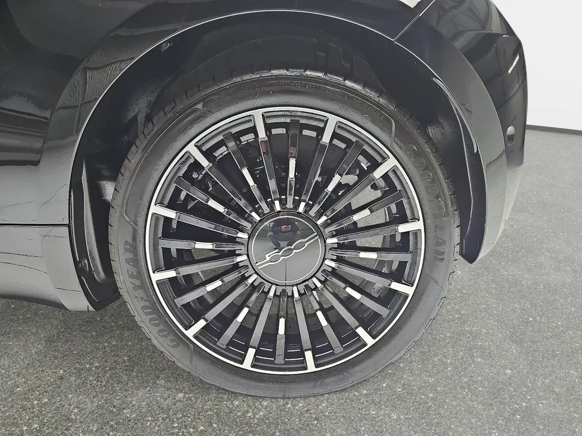 FIAT 500 ELEKTRO 42 KWH LA PRIMA 3+1 MJ25