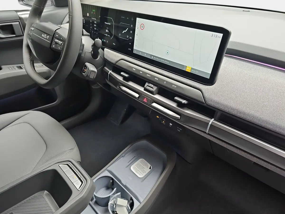 KIA EV3 81.4 KWH EARTH MJ26 WINTER BUSIN. UPGRADE DRIVEWISE-PARK DESIGN SOUND