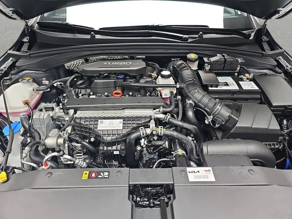 KIA XCEED 1.6 T-GDI 180 DCT SPIRIT MJ27 SOUND SITZ ADVANCED