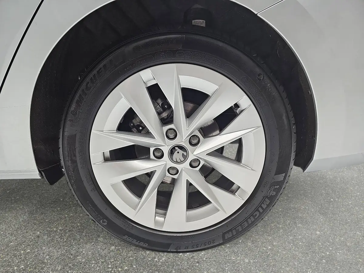 SKODA OCTAVIA COMBI 1.5 TSI DSG SELECTION LED AUDIO WINTER EL.HECKKL. 