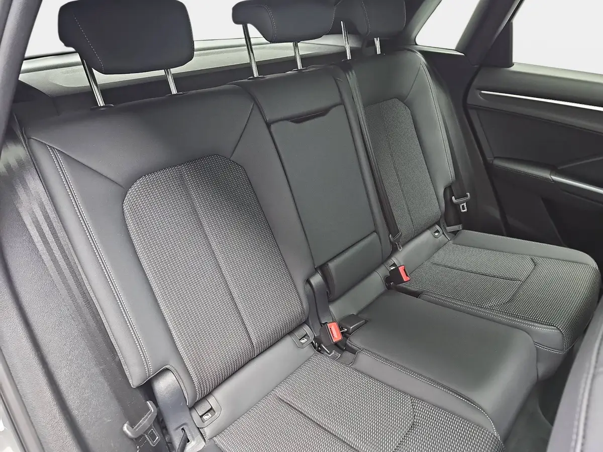 AUDI Q3 35 TDI S-TRONIC S LINE NAVI LED PANO ACC BLACK+ KA