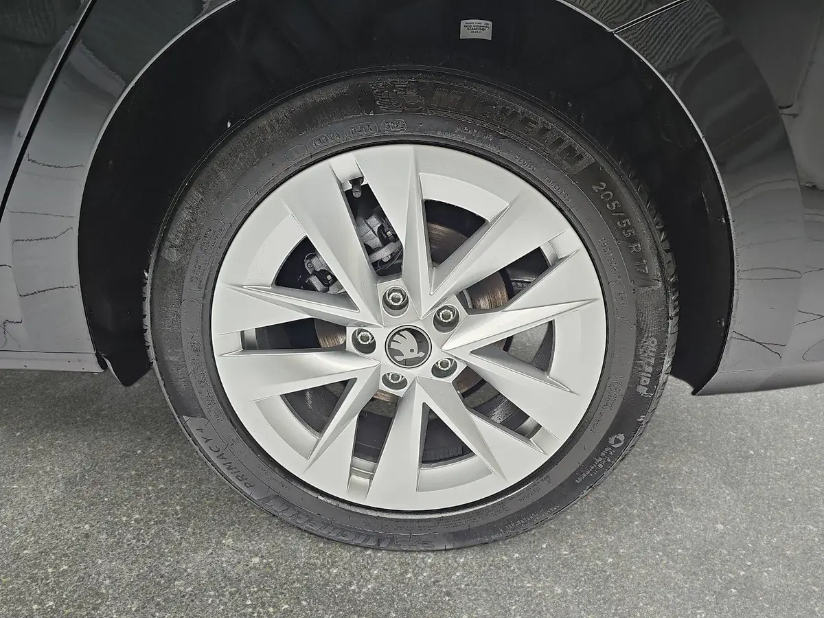 SKODA OCTAVIA COMBI 1.5 TSI ETEC DSG SELECTION NAVI LED ACC WINTER KA