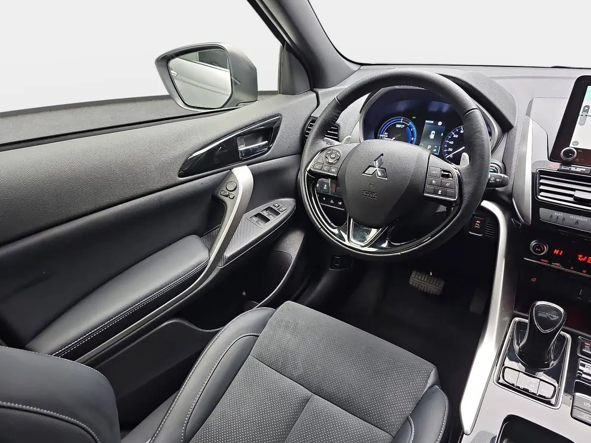 MITSUBISHI ECLIPSE CROSS 2.4 MIVEC PHEV CVT SELECT NAVI LED STANDH. 360° LM
