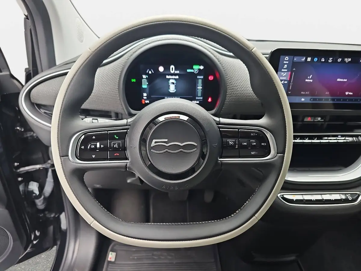 FIAT 500E ELEKTRO 42 KWH WINTERRÄDER BY BOCELLI NAVI KLIMA LED JBL APPLE/ANDROID LM17