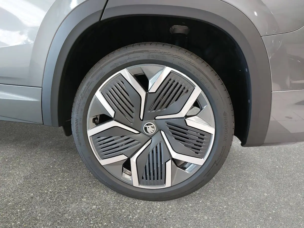 SKODA KODIAQ 1.5 TSI DSG SPORTLINE NAVI LED ACC PANO WINTER AHK