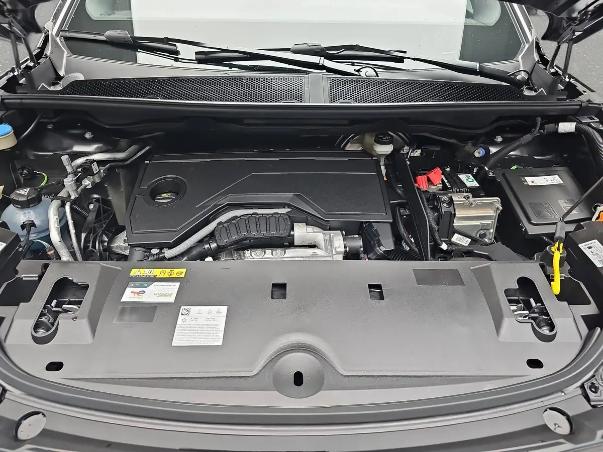 PEUGEOT 5008 1.2 HYBRID 145 E-DSC6 ALLURE KLIMA LED 7-S DAB 360