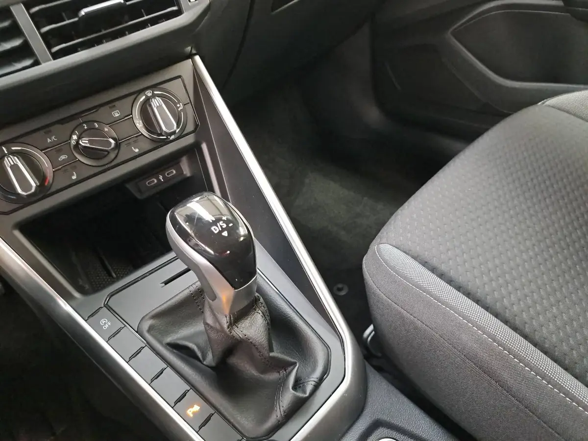 VW TAIGO 1.0 TSI DSG LIFE NAVI LED ACC SITZHEIZUNG PDC KAME