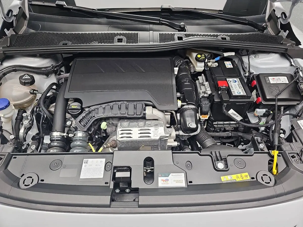 PEUGEOT 208 1.2 PURETECH 100 ALLURE LED DAB LM
