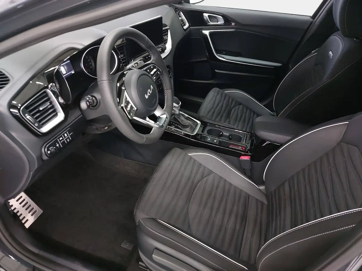 KIA CEED SW 1.5 T-GDI DCT7 GT-LINE