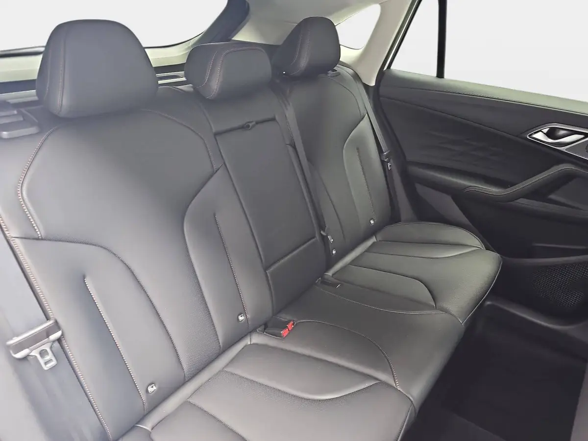 MG HS 1.5 PLUG-IN-HYBRID MY25.5 LUXURY LEDER 360-GRAD-KAMERA 19-ZOLL-LM