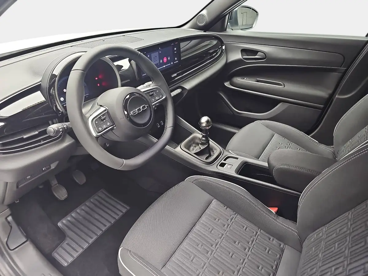 FIAT 600 1.2 T3 HYBRID STREET MJ26