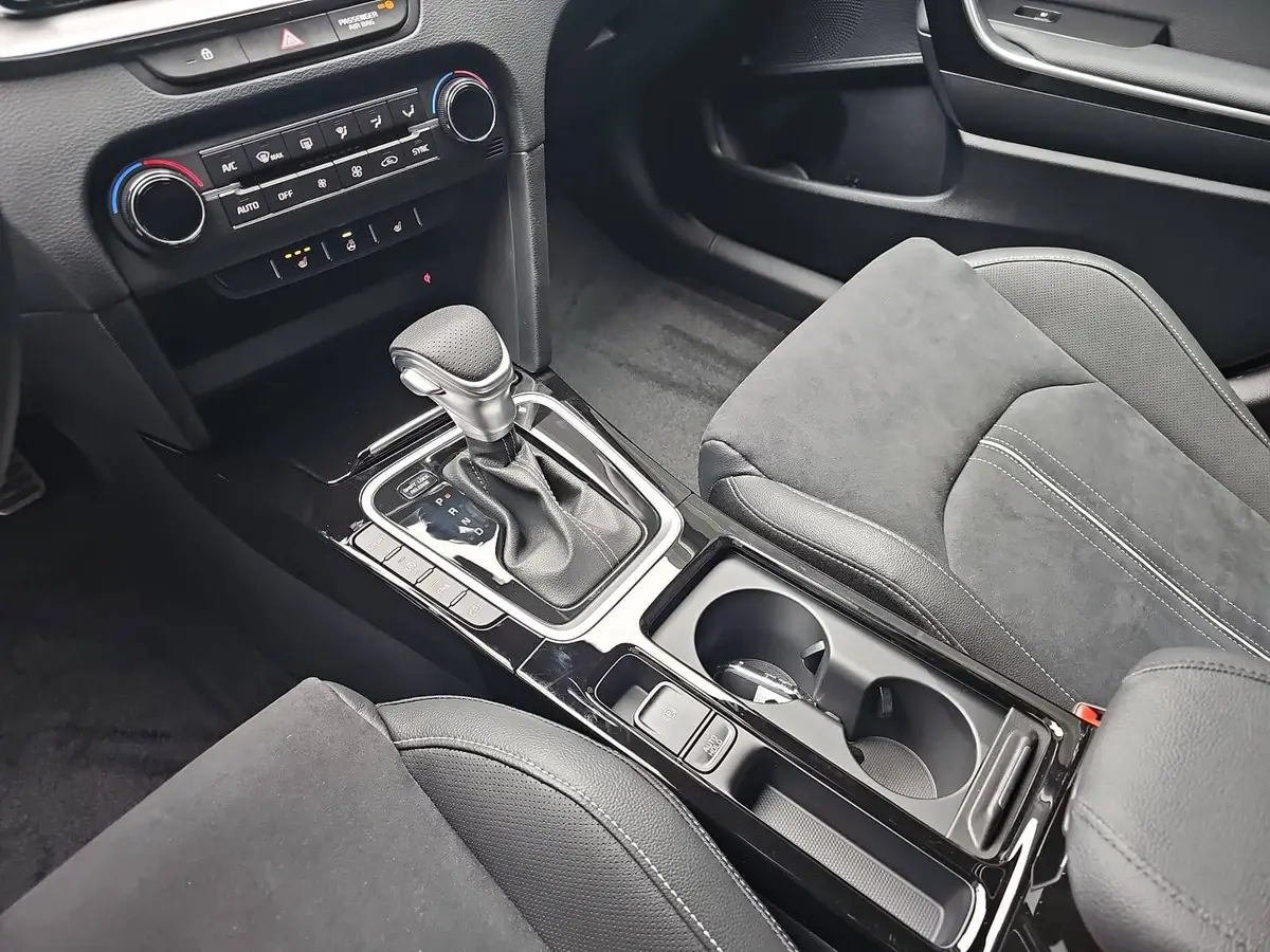 KIA XCEED 1.6 T-GDI 180 DCT GT-LINE MJ26 LEDER GLASDACH