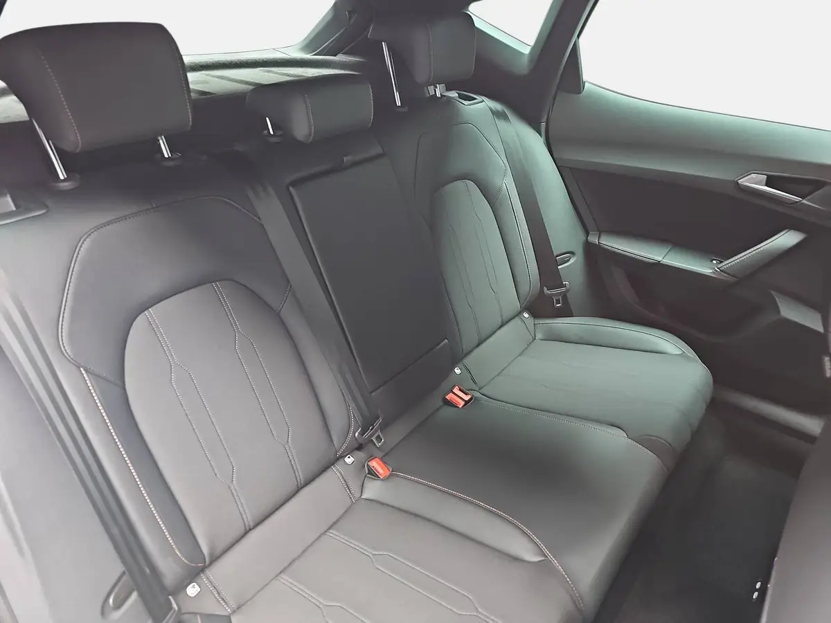 CUPRA FORMENTOR 1.5 ETSI DSG NAVI LED ACC SPURPAKET EL.HECKKL. AHK