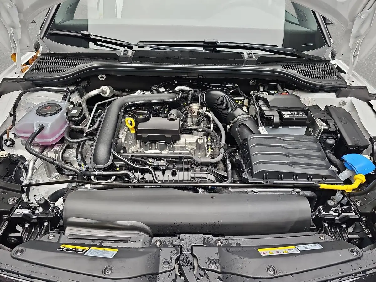 SKODA KAMIQ 1.0 TSI DSG MONTE CARLO LED PANORAMA WINTER KAMERA