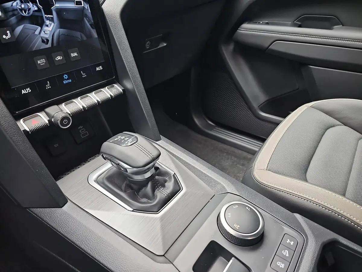 VW AMAROK 3.0 TDI AUTO. DOKA AVENTURA 4M NAVI LED EL.RO AHK