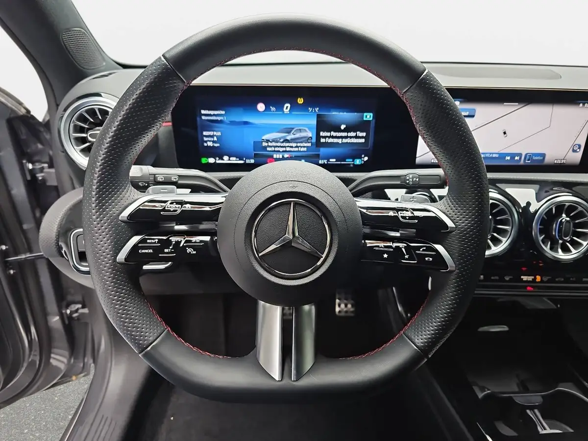 MERCEDES-BENZ A 180 DCT AMG LINE NAVI LED MBUX WINTER KAMERA LM18