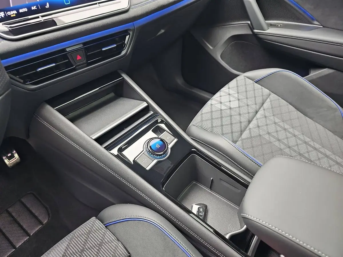 VW TIGUAN 2.0 TDI DSG R-LINE NAVI LED PANO