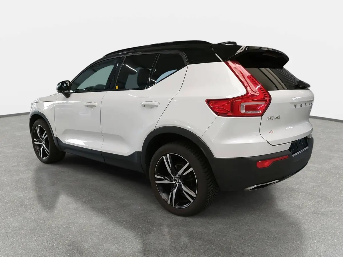 VOLVO XC40 T3 2WD R-DESIGN LED GRA WINTER LM