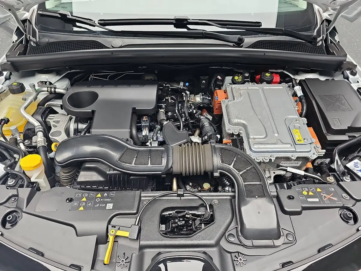 RENAULT CLIO V 1.6 E-TECH Auto. Hyb.140 Zen Navi