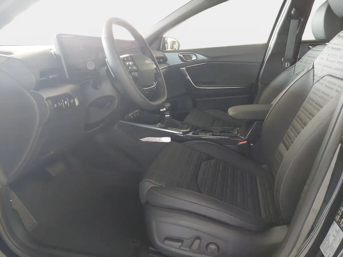 KIA XCEED 1.6 T-GDI 180 DCT SPIRIT MJ27 SOUND SITZ ADVANCED GLASDACH