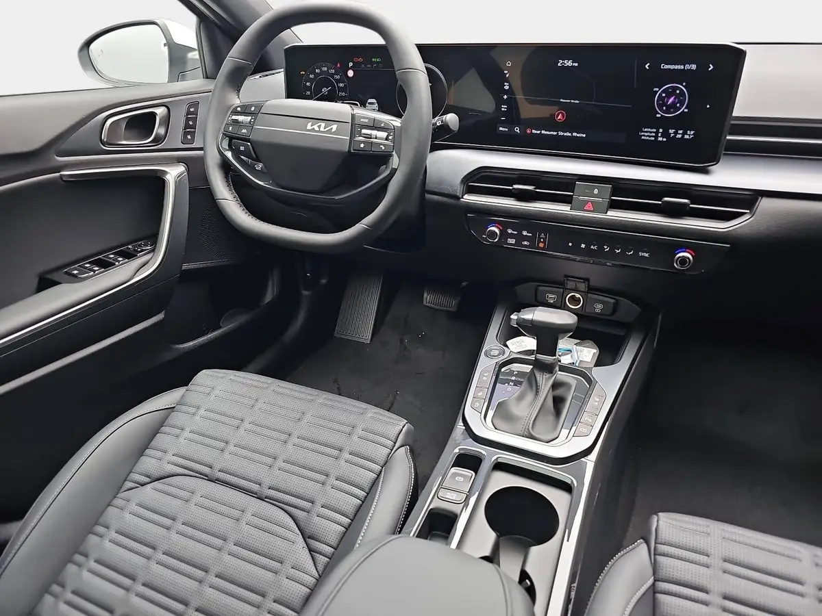 KIA XCEED 1.6 T-GDI 180 DCT SPIRIT MJ27 SOUND SITZ ADVANCED GLASDACH