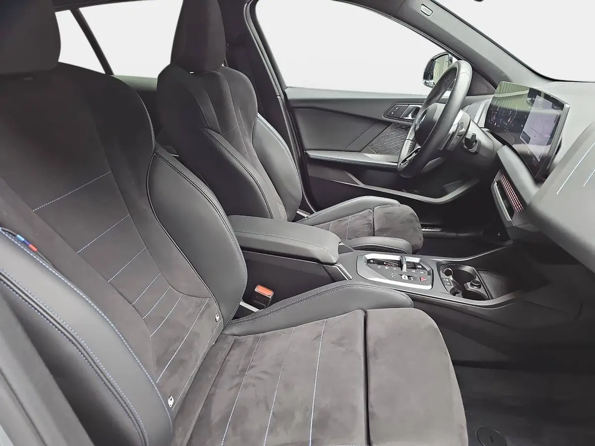 BMW 120 I M SPORT NAVI KLIMA LED SHADOW CARPLAY PANO KAME