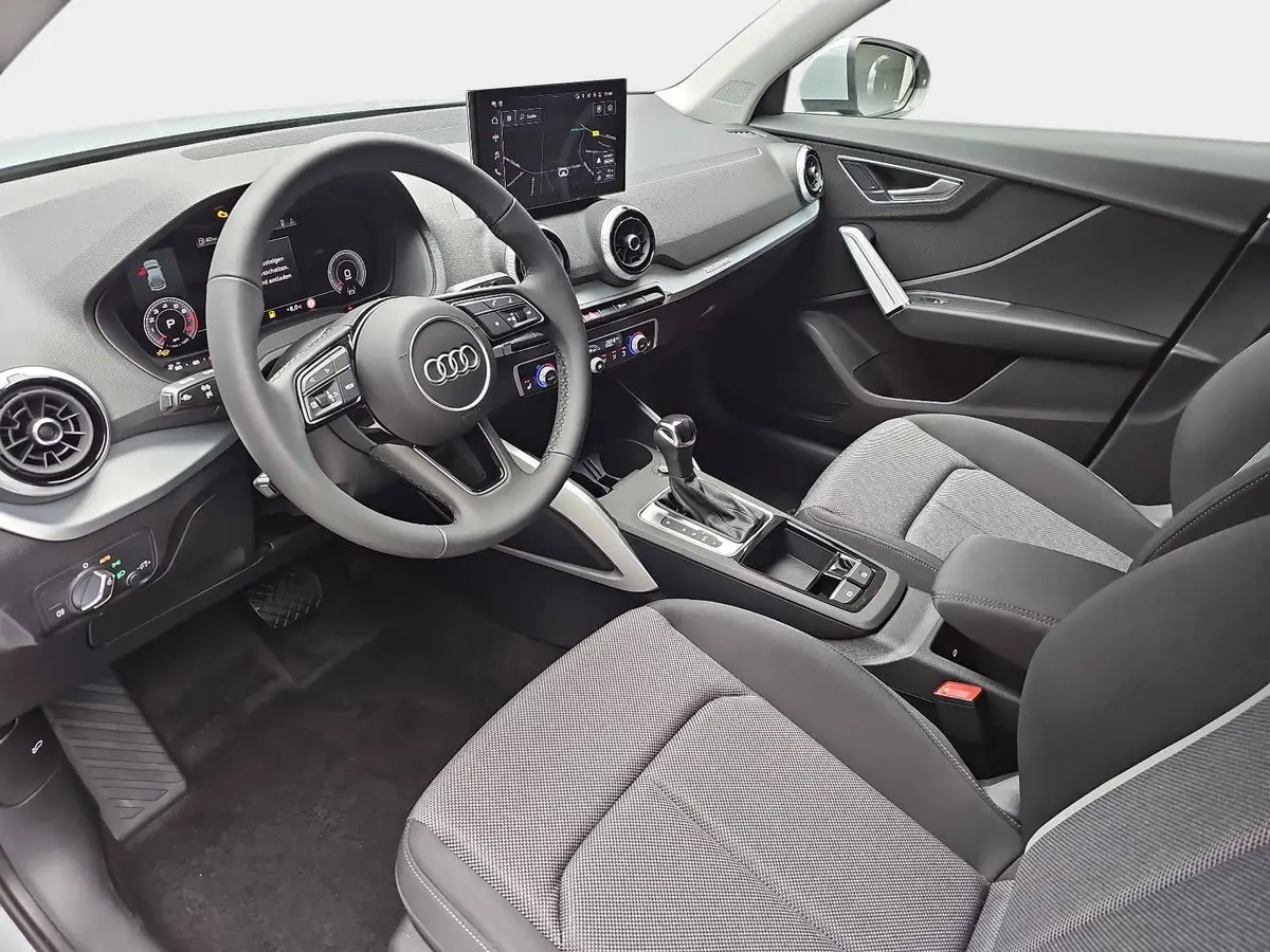 AUDI Q2 35 TFSI S-TRONIC S LINE NAVI LED ACC EL.HECKKL. WI