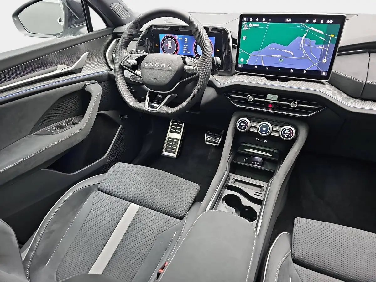 SKODA KODIAQ 2.0 TDI DSG SPORTLINE 4X4 NAVI LED ACC HUD 7-SITZE